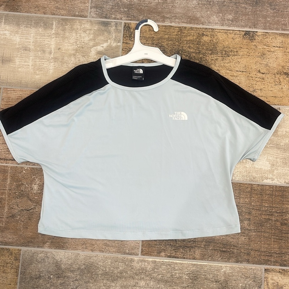 The North Face Women's Blue & Black Cropped Short Sleeve T-Shirt Tee M